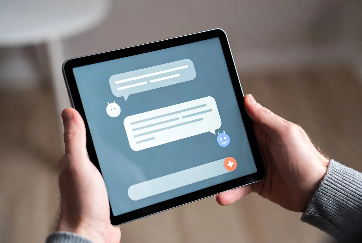 chatbot assisting user with support request
