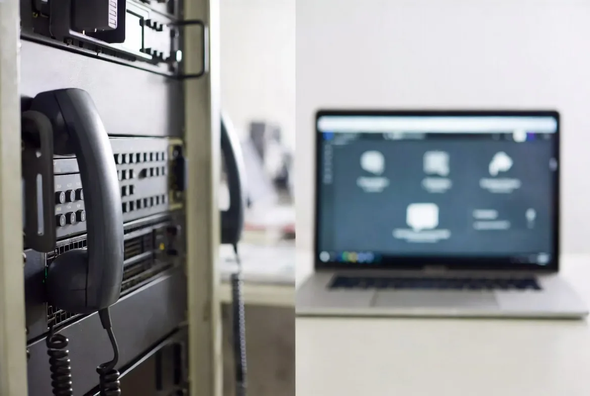 Comparison between traditional phone system hardware and modern VoIP software