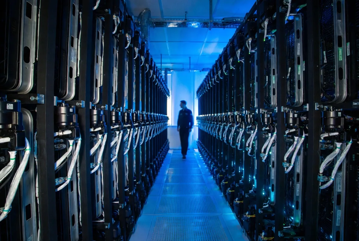 Cloud infrastructure runs on massive server networks
